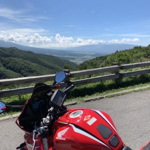 ビーナスラインから茅野市を望む展望台にて