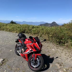 遥か遠くの北アルプスの風景が。。。