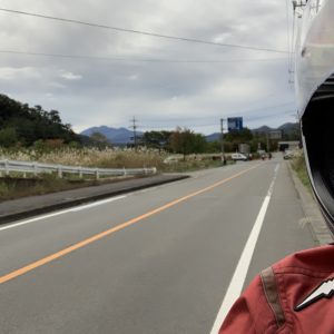 西湖エリアを走り抜けた後の後方の駅伝風景