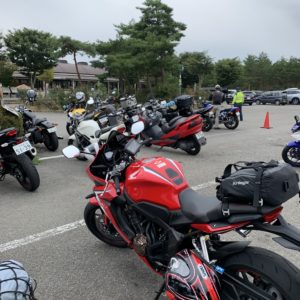 バイクで賑わう「道の駅なるさわ」