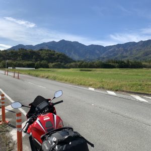 CBR650Rと田んぼと南アルプス