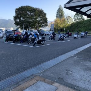 結構賑わっている平日の談合坂SA駐輪場