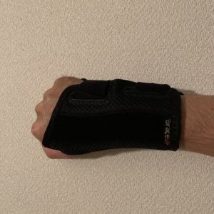 悲しみの腱鞘炎発症の右手