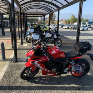 双葉SAの駐輪場にて