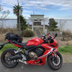 霞ヶ浦に向かって位置する木原水神宮