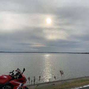 湖面を薄日が走る日本的旅情風景＠霞ヶ浦