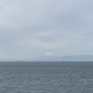 海ほたるから富士山を望む