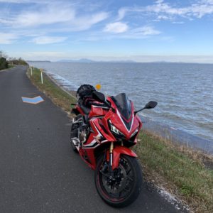 湖の遥か後方に見える筑波山＠霞ヶ浦