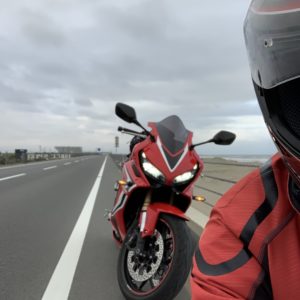 2019年冬の九十九里有料道路にてCBR650Rと共に