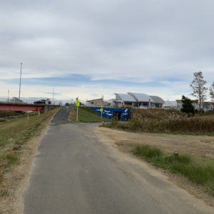 道の駅たまつくり手前の大橋をくぐるトンネル