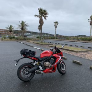 CBR650Rしかいない名洗港海浜公園駐車場にて