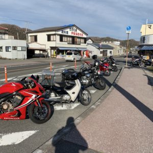 白浜野島崎園地にてCBR650Rと様々なバイクとのショット