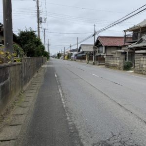 海から一歩入ったルートが続くr30