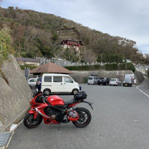 南房総・崖の上に立つ大福寺とCBR650R