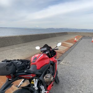 富士山と海とCBR650R