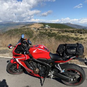 旧玄岳ドライブインを見下ろす伊豆スカらしい風景@玄岳駐車場wthCBR650R
