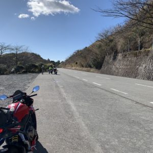 砂利ながら開けた多賀駐車場withCBR650R