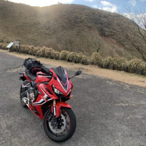 西伊豆スカイライン戸田駐車場にて古希山を望む with CBR650R