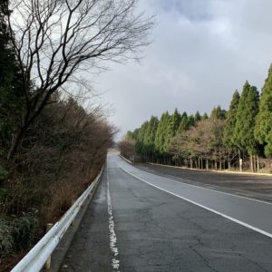 雲が途切れたターンパイク