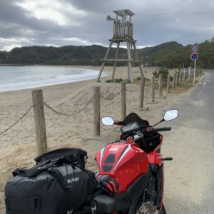 夏の喧噪はどことやら。冬の弓ヶ浜海岸with CBR650R