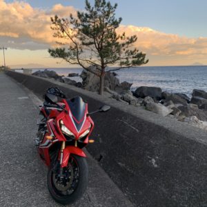 ベロバの海岸のSunset風景with CBR650R①