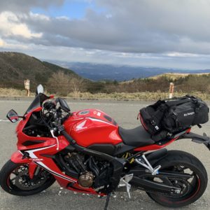 西伊豆スカイラインの山側の風景が広がるポイント with CBR650R