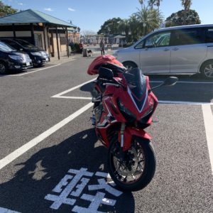 東伊豆・城ケ崎海岸駐車場にてwith CBR650R