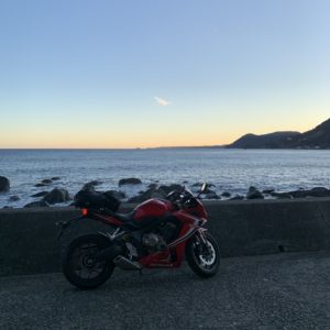 ベロバの海岸のSunset風景with CBR650R③