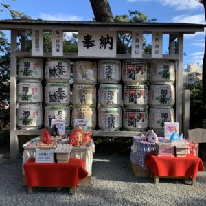 葉山・森戸神社の風景「日本酒樽」