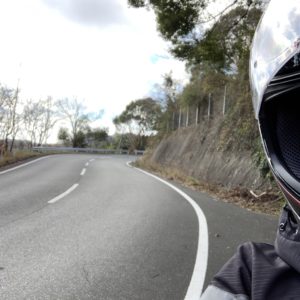 伊豆河津町のワインディングロードR414にて