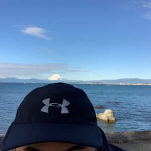 葉山・森戸神社駐車場奥の富士山風景「ユーモア編」②