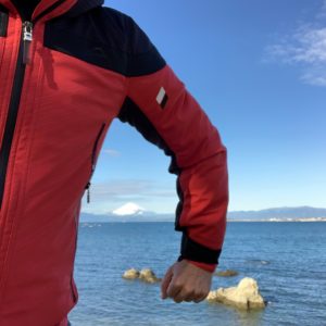 葉山・森戸神社駐車場奥の富士山風景「ユーモア編」①