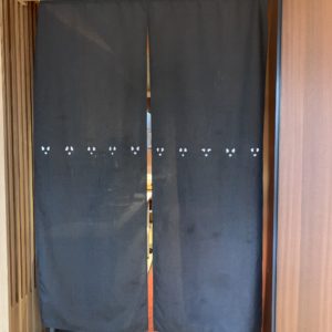 レジーナリゾート旧軽井沢のかわいらしい犬のデザインの暖簾