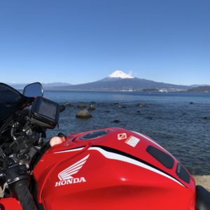 西伊豆r17でCBR650R越しの富士山ビュー