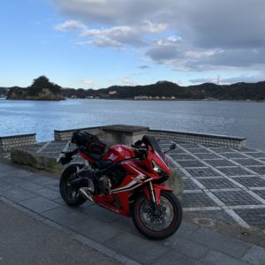 下田公園の南端より下田港を眺めるwith CBR650R