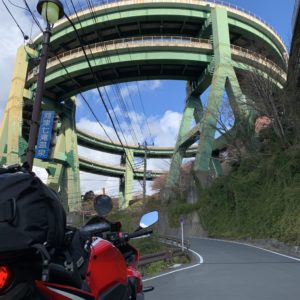 R414河津ループ橋を見上げる風景with CBR650R