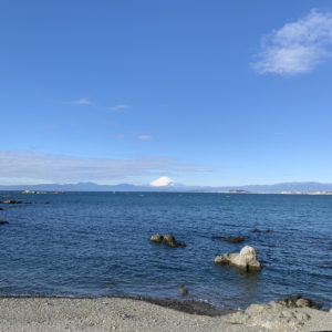 葉山・森戸神社駐車場奥からの富士山風景②