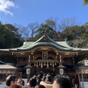江島神社最初の参拝所「辺津宮」にて
