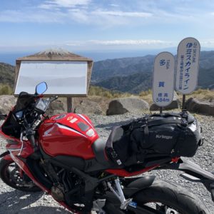 伊豆スカイライン多賀駐車場にて相模湾を望むwith CBR650R