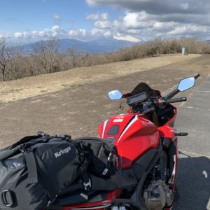 伊豆スカイライン・滝知山駐車場の富士山アングルwith CBR650R