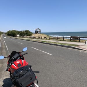 大竹海岸沿いのロードにてwith CBR650R②