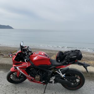 岩井海岸の穏やかな海風景with CBR650R