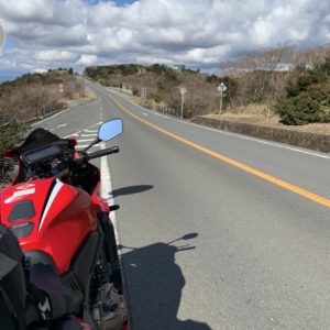 伊豆スカイライン・玄岳エリアののびやかなロード風景with CBR650R
