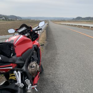 安房グリーンラインの気持ちの良いストレート風景with CBR650R