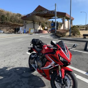 箱根スカイライン料金所にてwith CBR650R