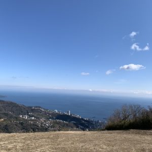 伊豆スカイライン・滝知山駐車場から相模湾の眺め