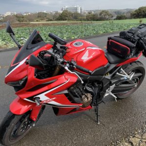 三浦半島城ヶ島公園手前のキャベツ畑にてwith CBR650R