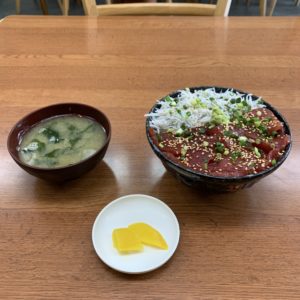 城ヶ島「磯料理かねあ」のシラス＆マグロ付け丼