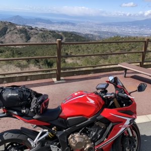 伊豆スカイライン池の向駐車場にてwith CBR650R