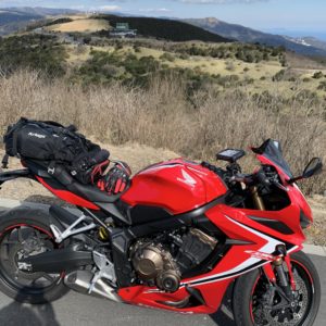 伊豆スカイライン・玄岳駐車場から玄岳ドライブインを見下ろす眺めwith CBR650R